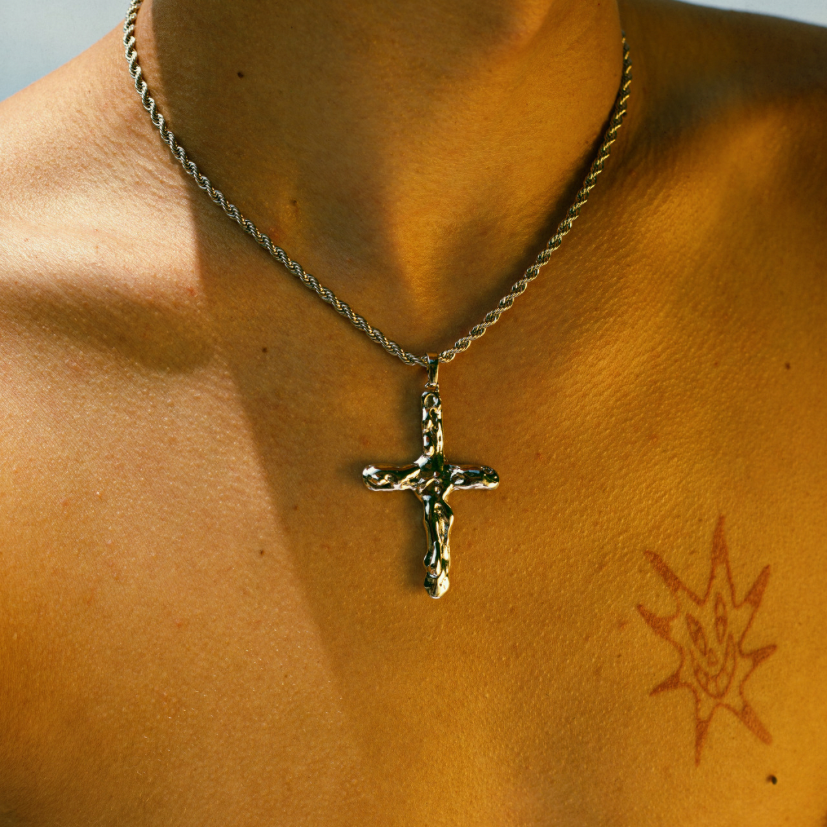 Colar Crucifixo Prateado
